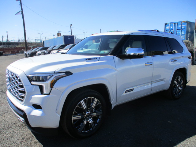 TOYOTA SEQUOIA (2023) exported USA / CHINA