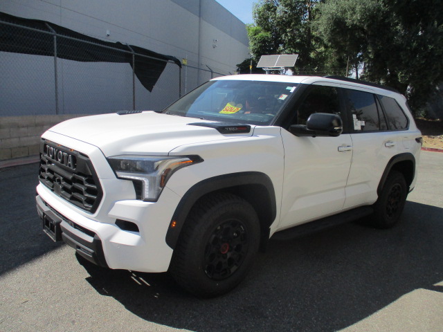 TOYOTA SEQUOIA (2024) exported USA / CHINA